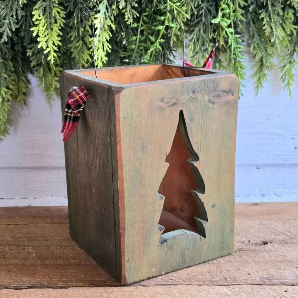 Primitive Green Wood Tree Cutout Box or Candle Holder Plaid Bow Cabin Decor